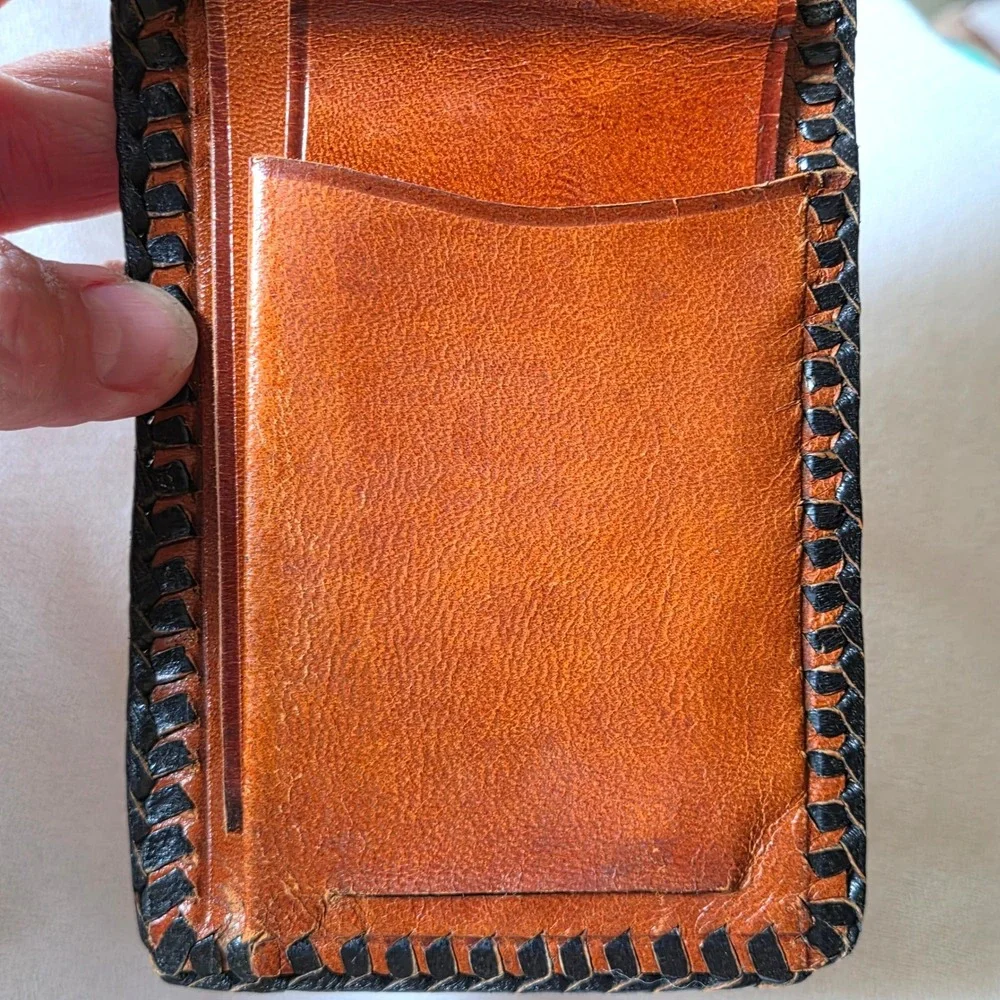 Bifold Wallet‎ Mens Brown Excellent Hand Tooled Leather Horse Barn Scene
